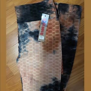 NWT Tiktok leggings ( Tie Dye )